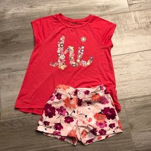 Girls Gymboree flower top and shorts. Size 7/8 M